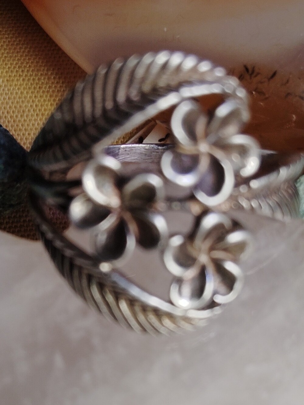 Sterling Silver Floral Leaf Ring in Silver